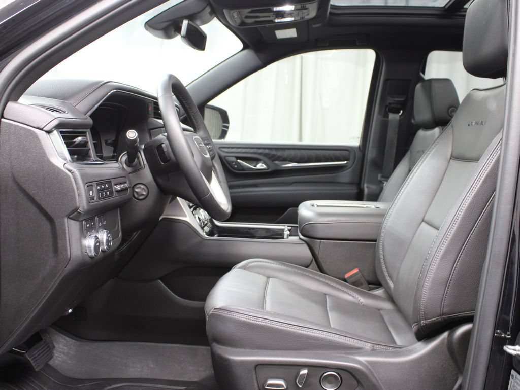Used 2023 GMC Yukon Denali w/ LPO, Floor Liner Package AWD/4WD image 12