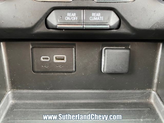 Used 2024 GMC Yukon XL SLE image 31