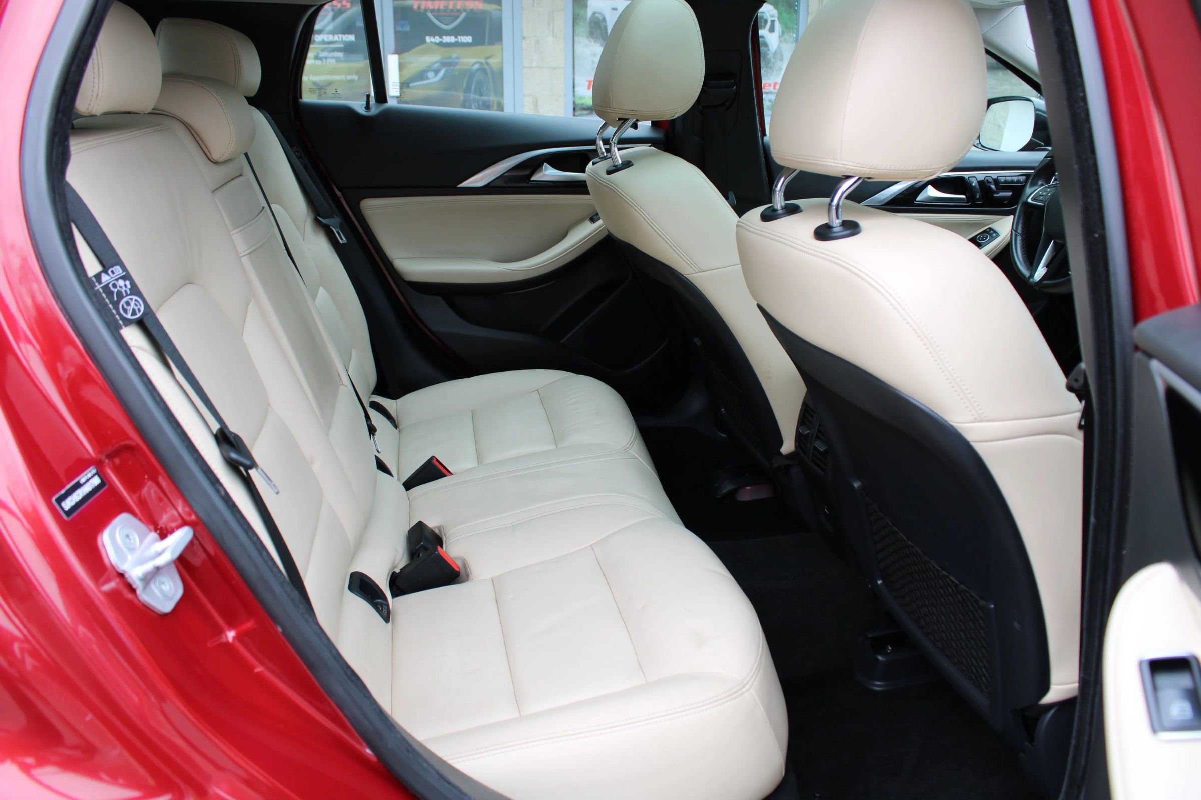 Used 2017 INFINITI QX30 Premium w/ Navigation Package image 19