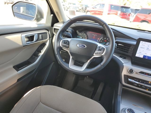 Used 2023 Ford Explorer XLT RWD image 9
