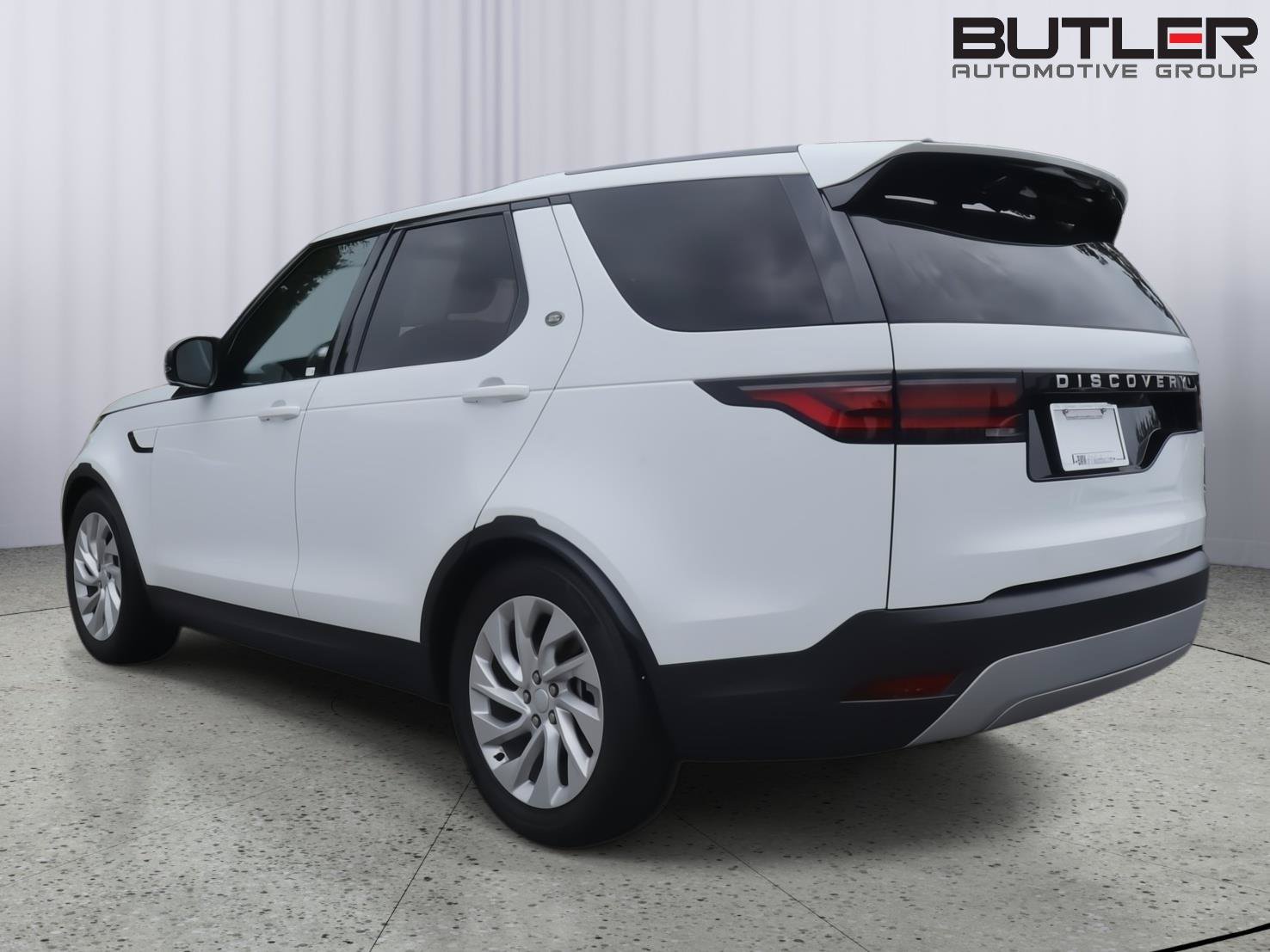 Used 2024 Land Rover Discovery S AWD/4WD image 4