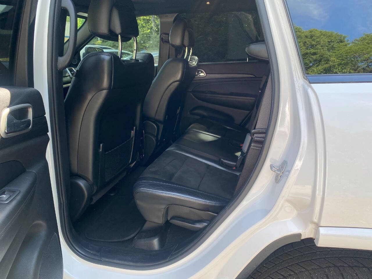 Used 2019 Jeep Grand Cherokee Altitude AWD/4WD image 44