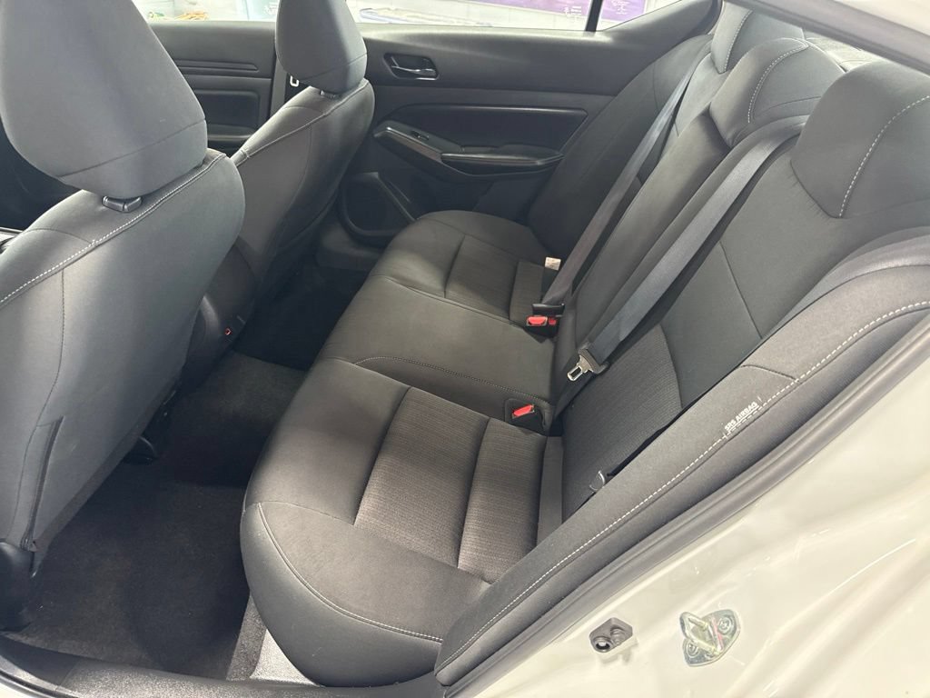 Used 2025 Nissan Altima 2.5 SV FWD image 10