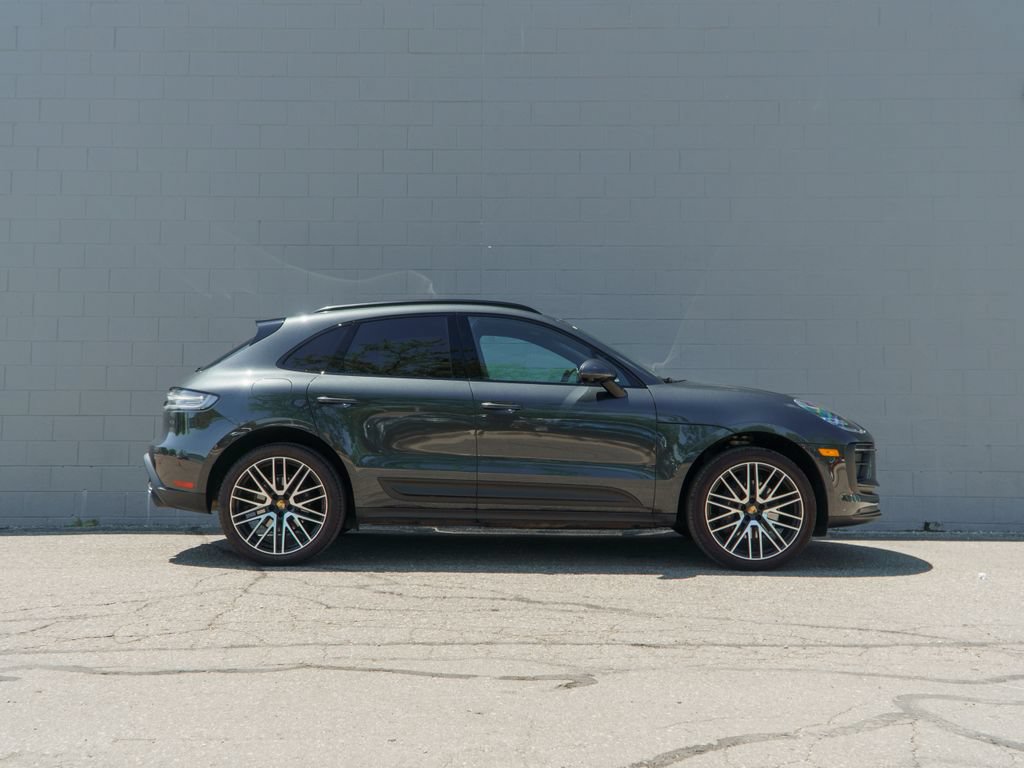 Certified 2026 Porsche Macan AWD/4WD image 8