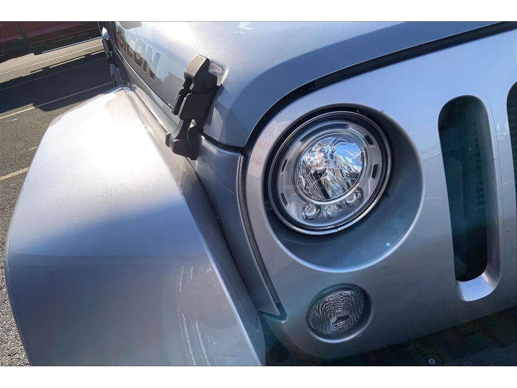 Used 2017 Jeep Wrangler Unlimited Rubicon AWD/4WD image 28