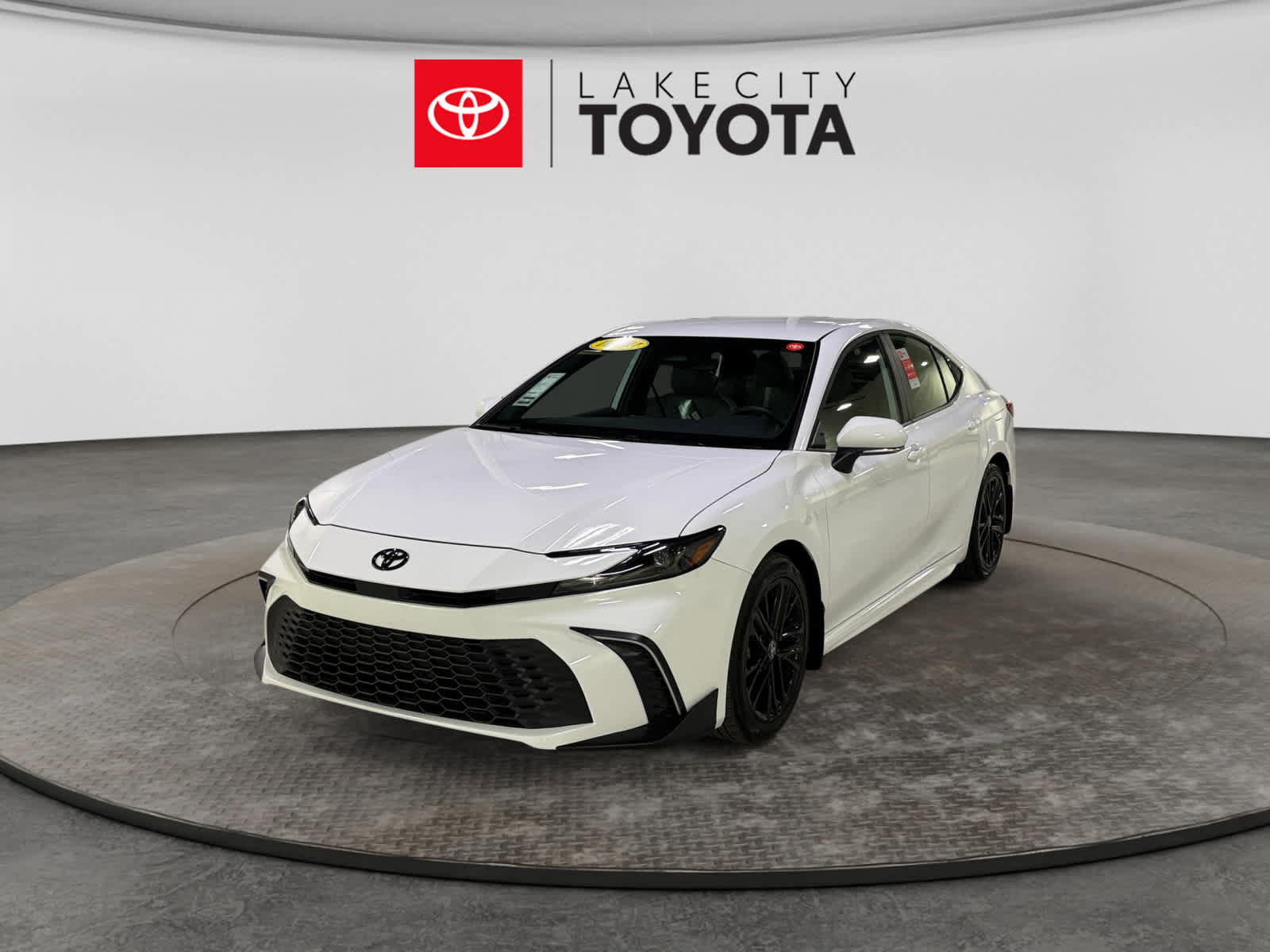 Used 2026 Toyota Camry SE w/ Multimedia Upgrade Package