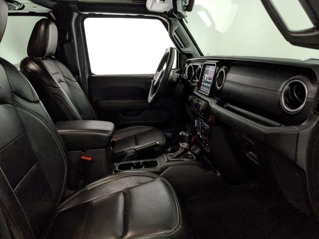 Used 2023 Jeep Wrangler Unlimited Sahara w/ Cold Weather Group image 28