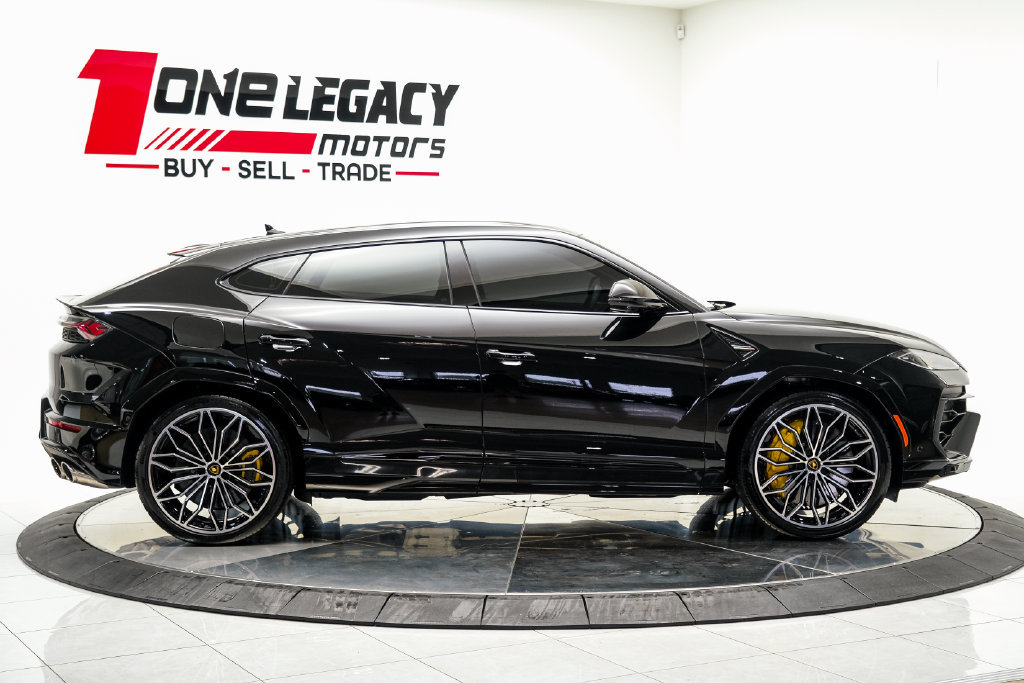 Used 2025 Lamborghini Urus SE AWD/4WD image 8