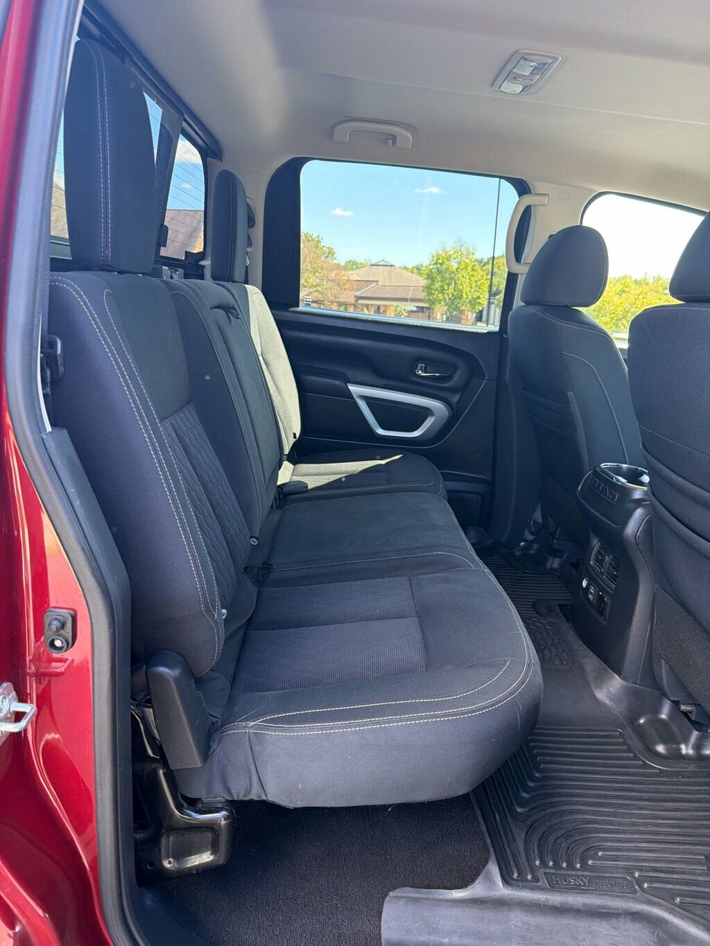 Used 2019 Nissan Titan SV w/ SV Convenience Package image 15