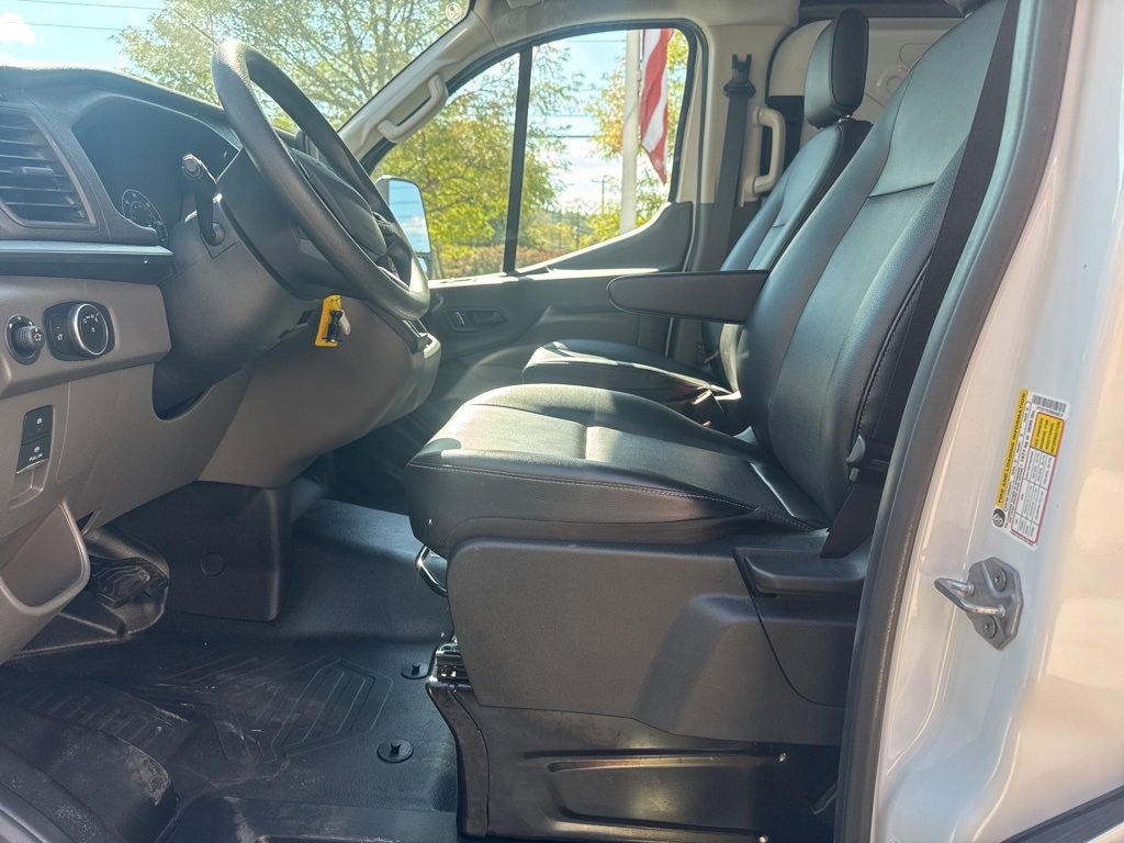 New 2024 Ford Transit 150 Low Roof image 18