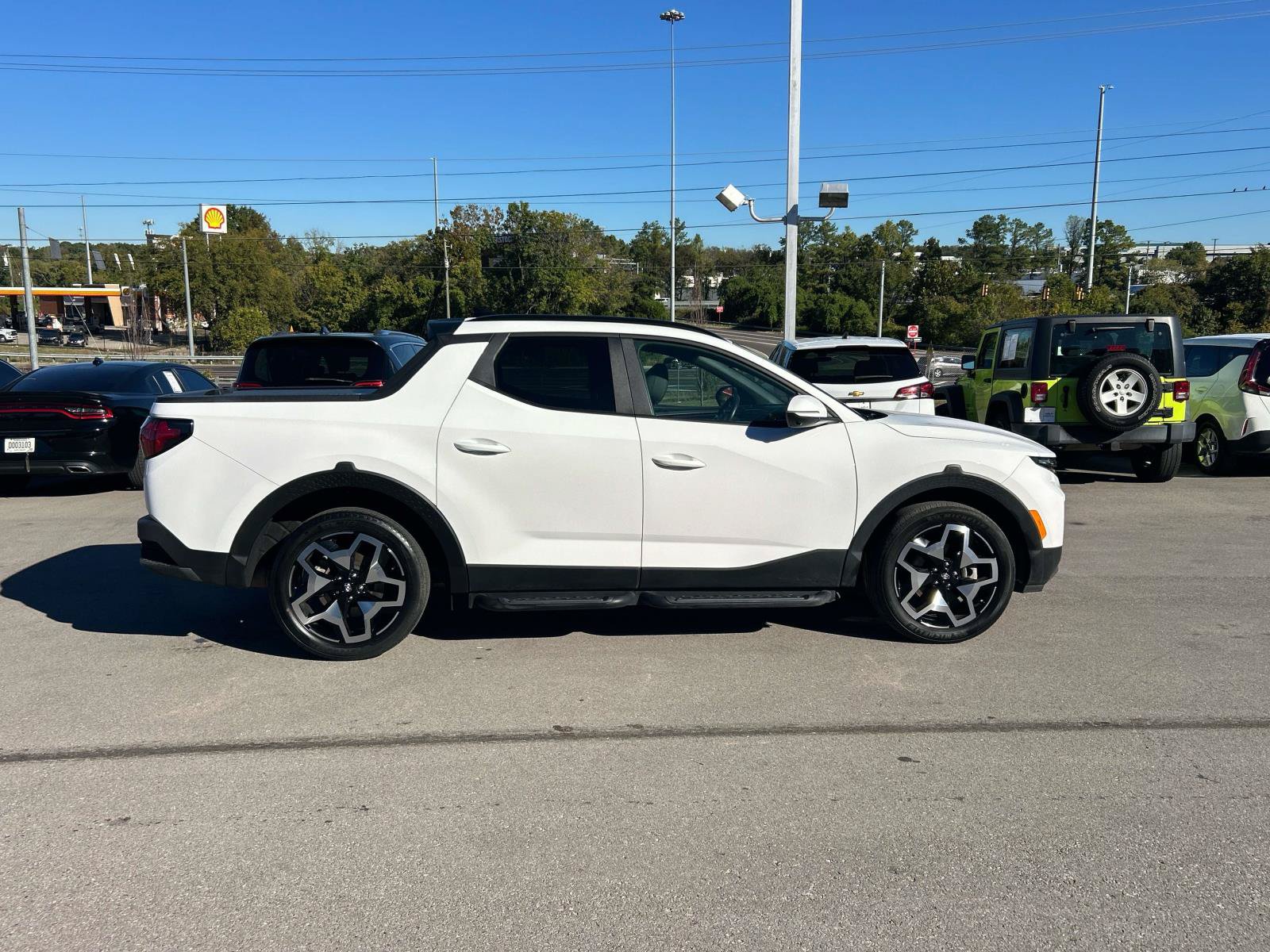 Used 2023 Hyundai Santa Cruz Limited AWD/4WD image 2