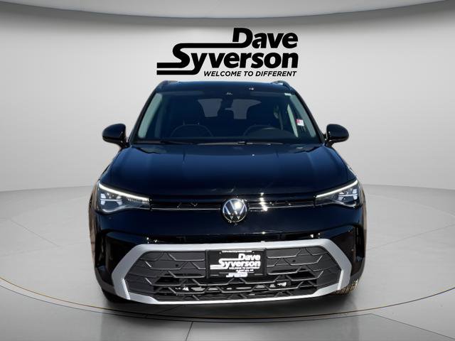 New 2026 Volkswagen Taos SE image 2