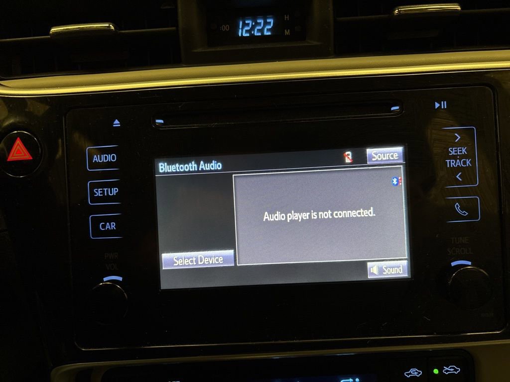 Used 2018 Toyota Corolla LE image 17