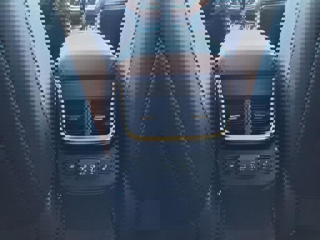 Used 2020 Subaru Outback Touring w/ Popular Package #2 image 25