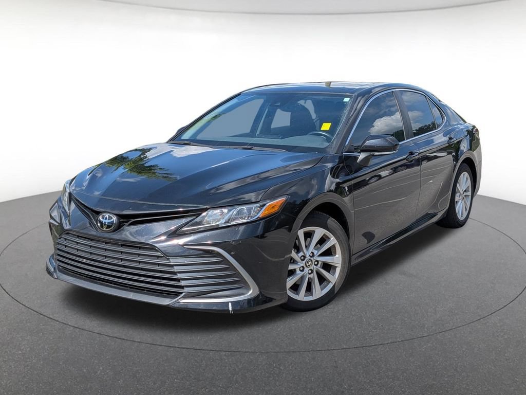 Used 2024 Toyota Camry LE w/ Convenience Package FWD image 1