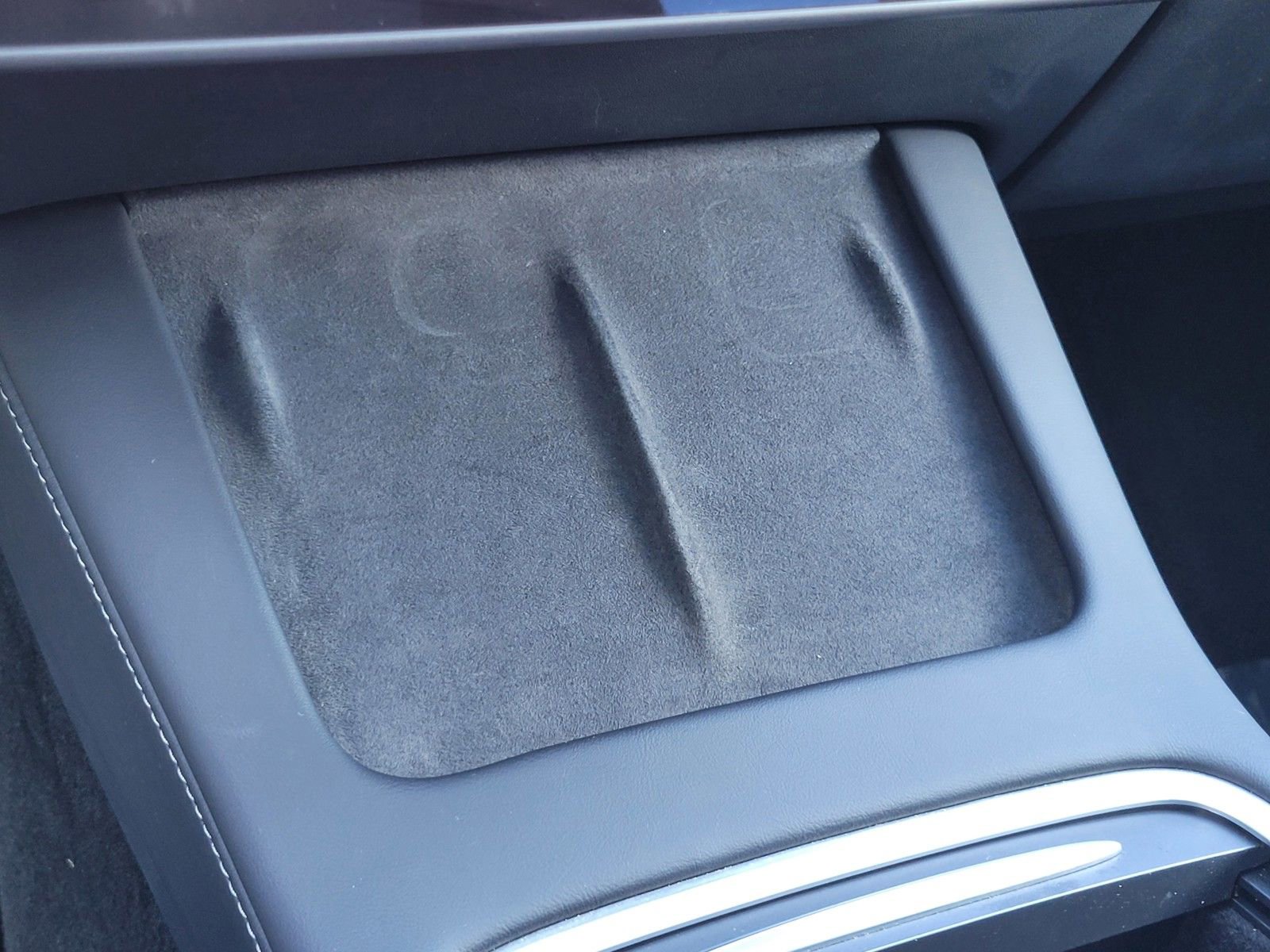 Used 2022 Tesla Model Y Long Range image 25