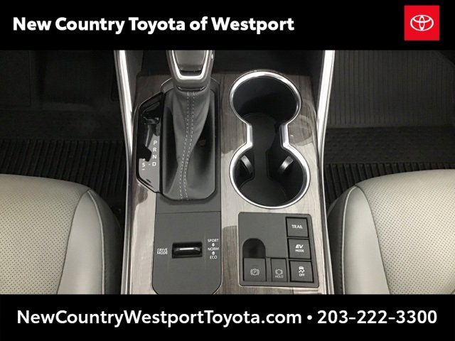 Used 2023 Toyota Highlander Limited image 12