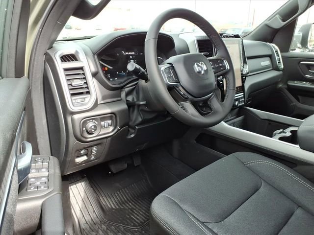 New 2026 RAM 1500 4x4 Crew Cab image 15