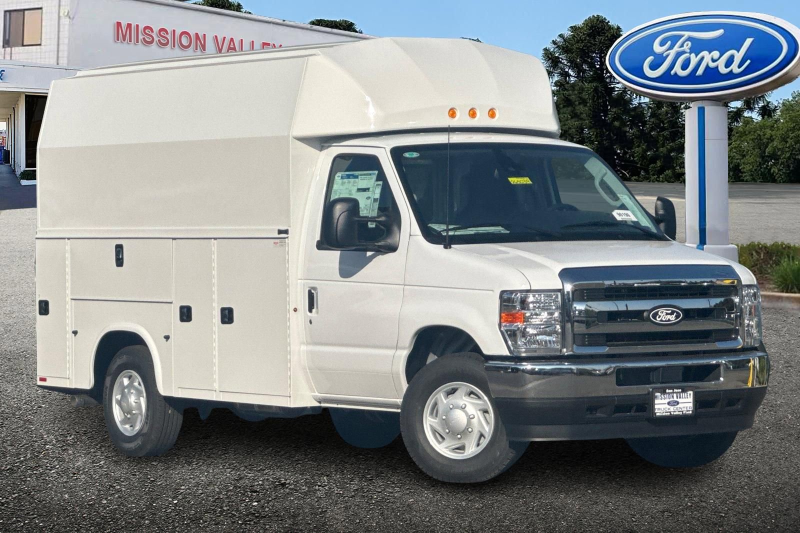 New 2026 Ford E-350 and Econoline 350 Super Duty w/ Power Equipment Group image 2