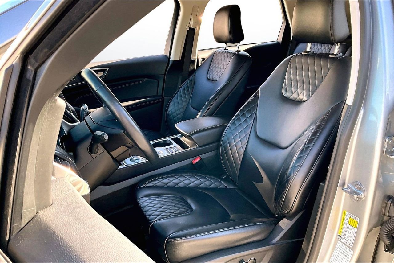 Used 2024 Ford Edge Titanium image 20
