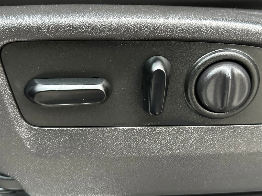 Used 2019 Chevrolet Silverado 1500 High Country w/ Technology Package image 22