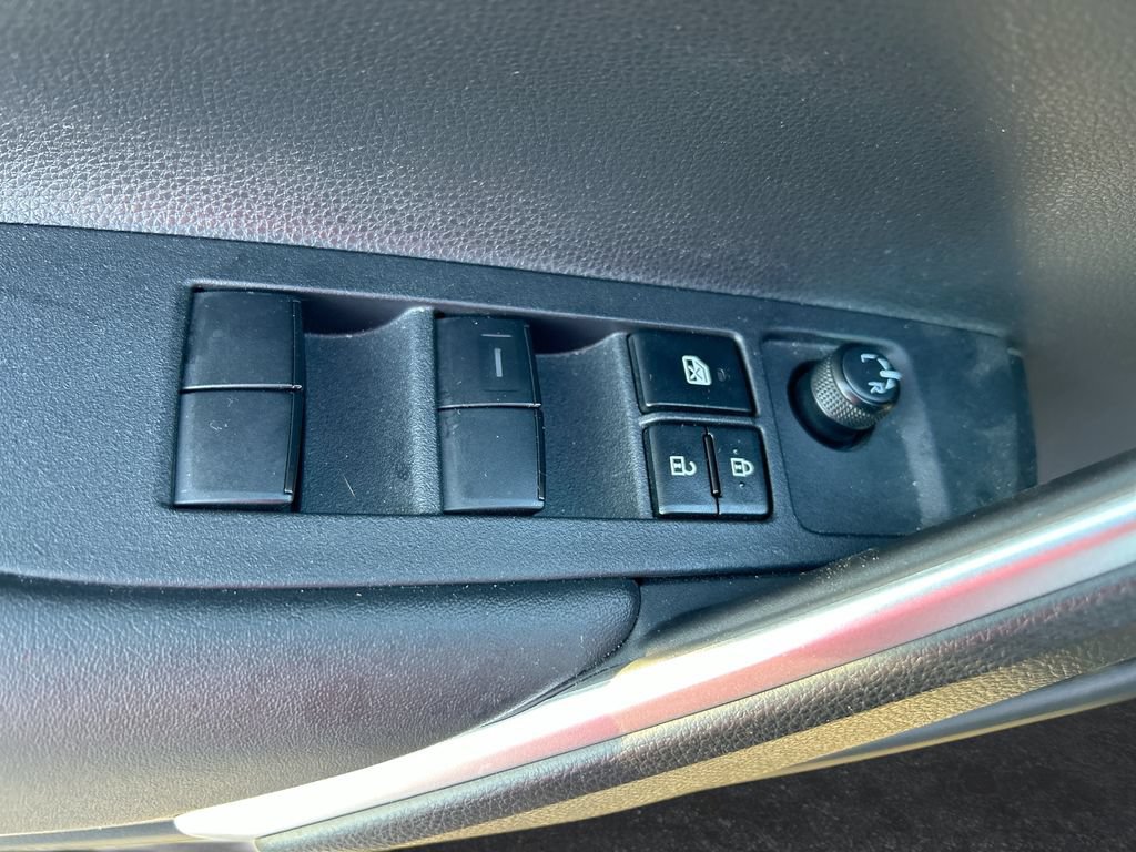 Used 2024 Toyota Corolla Cross L FWD image 12