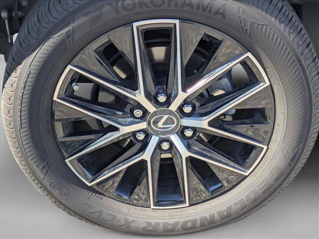 Used 2024 Lexus GX 550 w/ Accessory Package (Z1) image 17