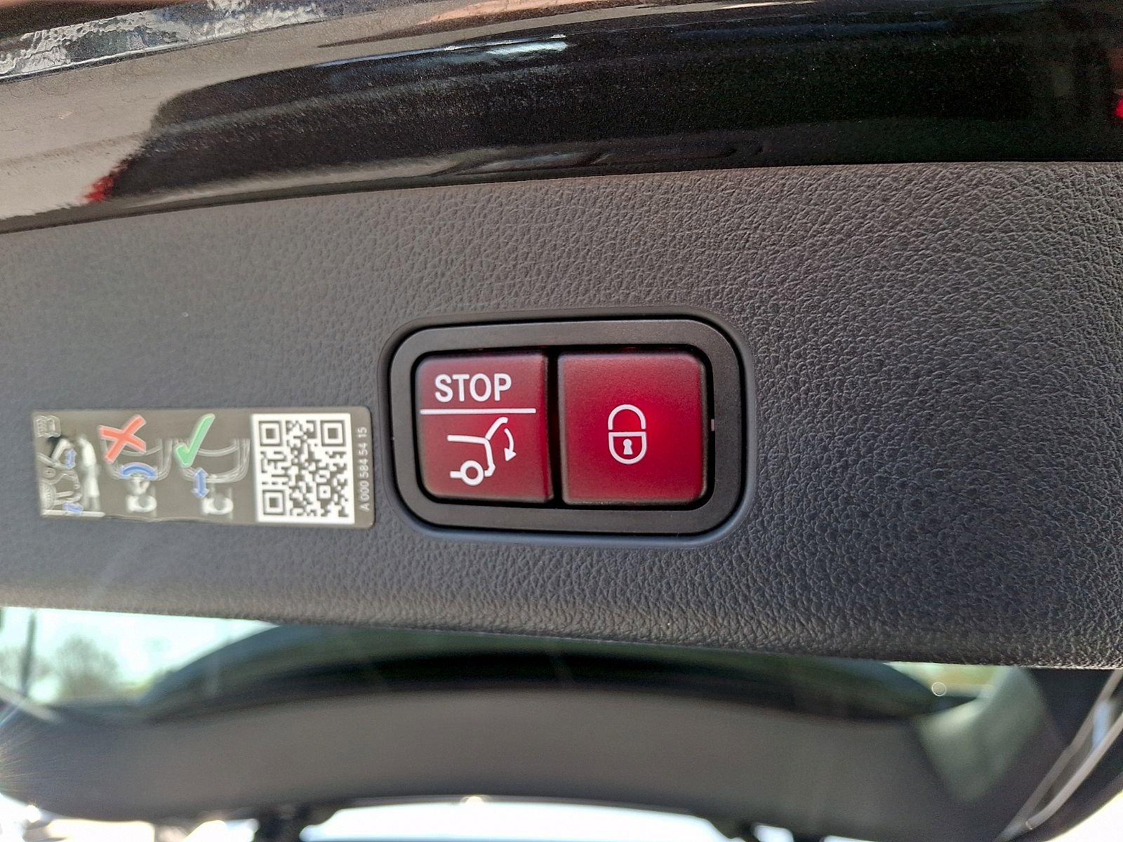 Used 2024 Mercedes-Benz GLC 300 4MATIC image 31