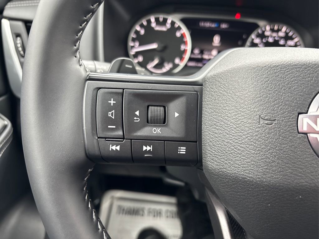 Used 2025 Nissan Rogue SV image 27