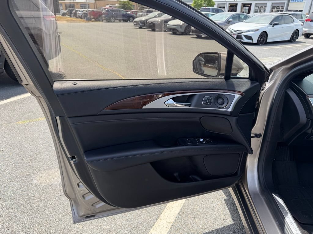 Used 2019 Lincoln MKZ Reserve w/ Reserve Plus Package AWD/4WD image 12