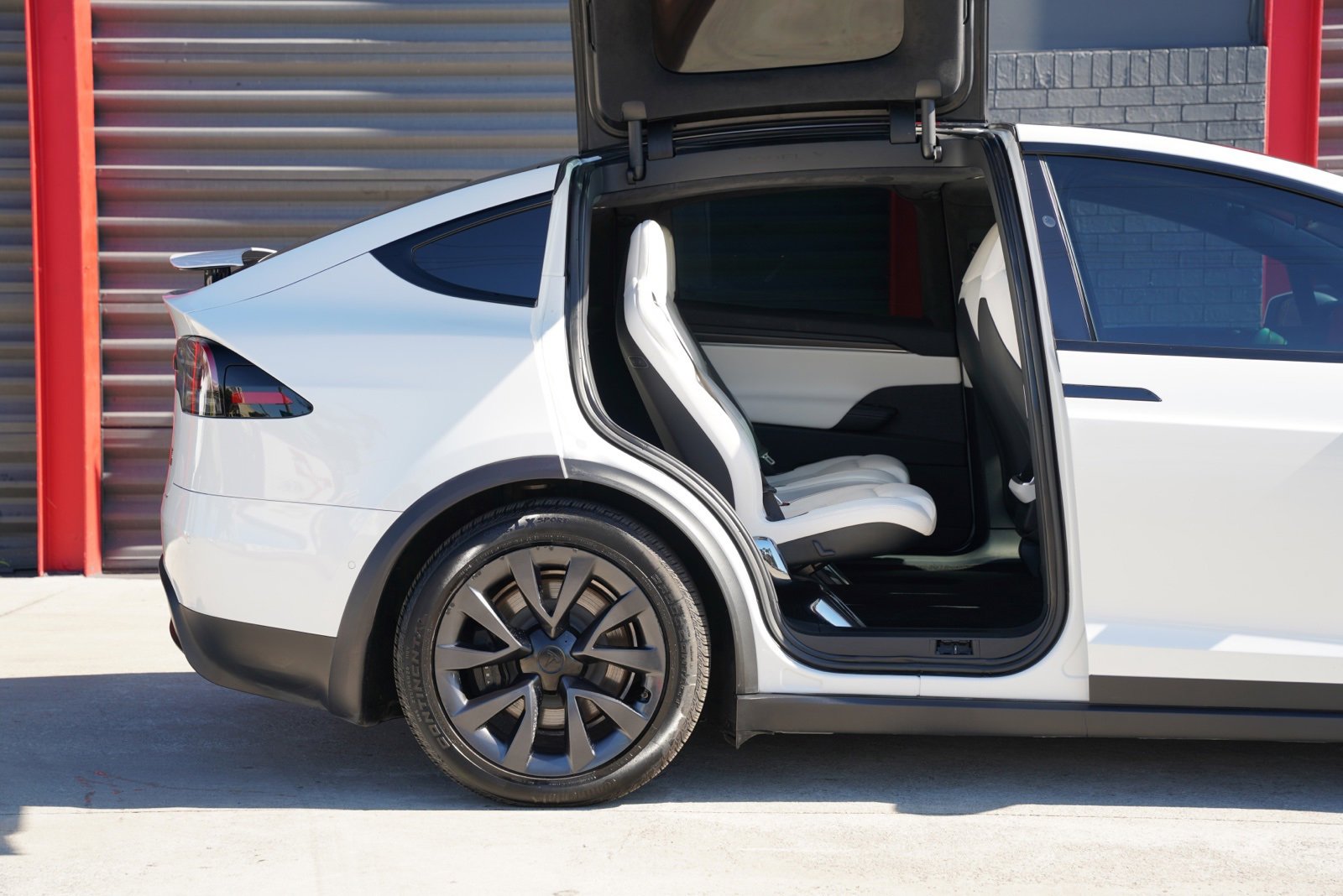 Used 2022 Tesla Model X Plaid image 10