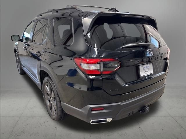 Certified 2025 Honda Pilot Sport image 3