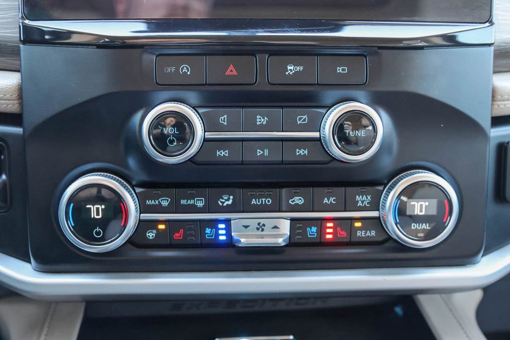 Used 2024 Ford Expedition Limited image 32