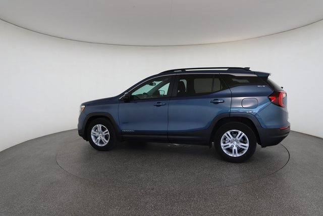Used 2024 GMC Terrain SLE w/ Driver Convenience Package image 8