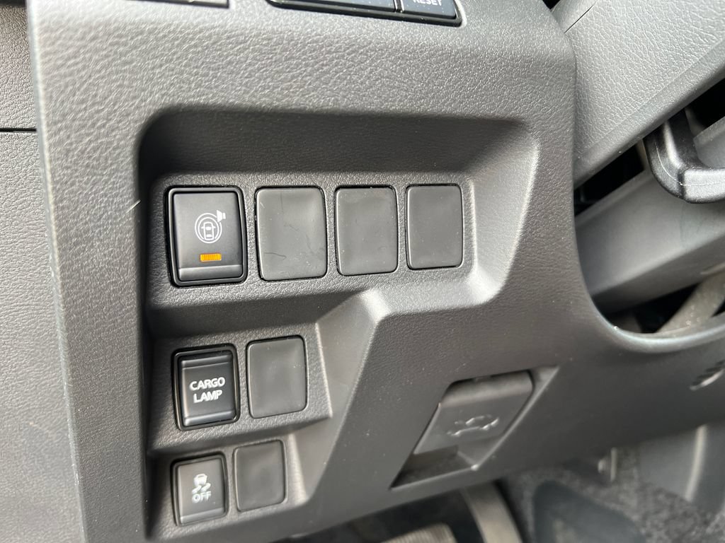 Used 2025 Nissan Frontier SV RWD image 27