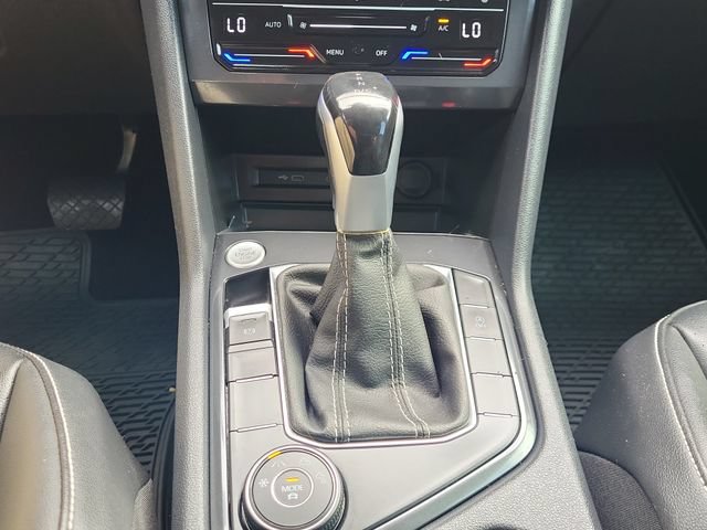 Used 2022 Volkswagen Tiguan SE AWD/4WD image 19