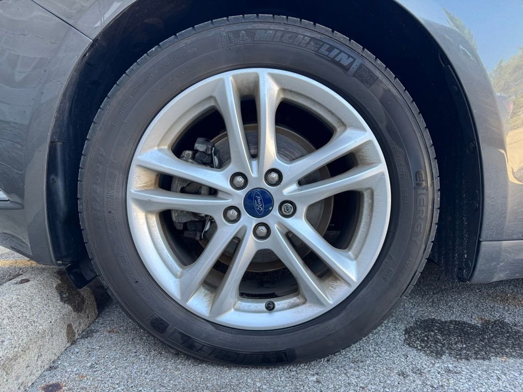 Used 2018 Ford Fusion SE w/ Fusion SE Technology Package image 14