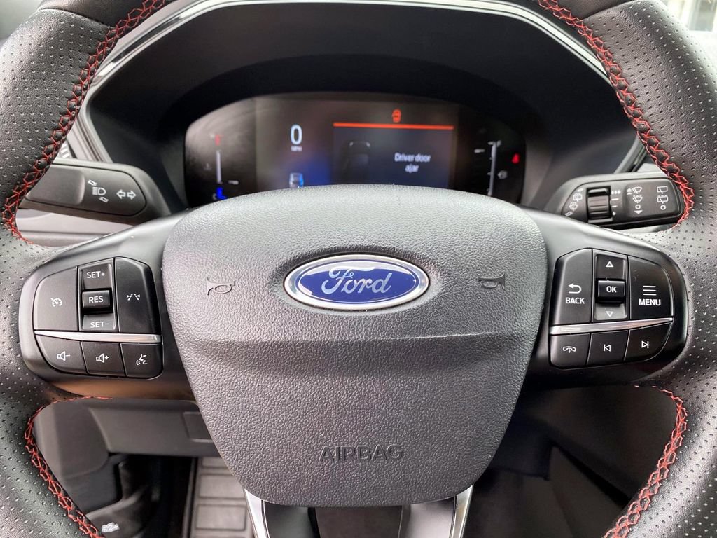 Used 2025 Ford Escape ST-Line Select AWD/4WD image 18