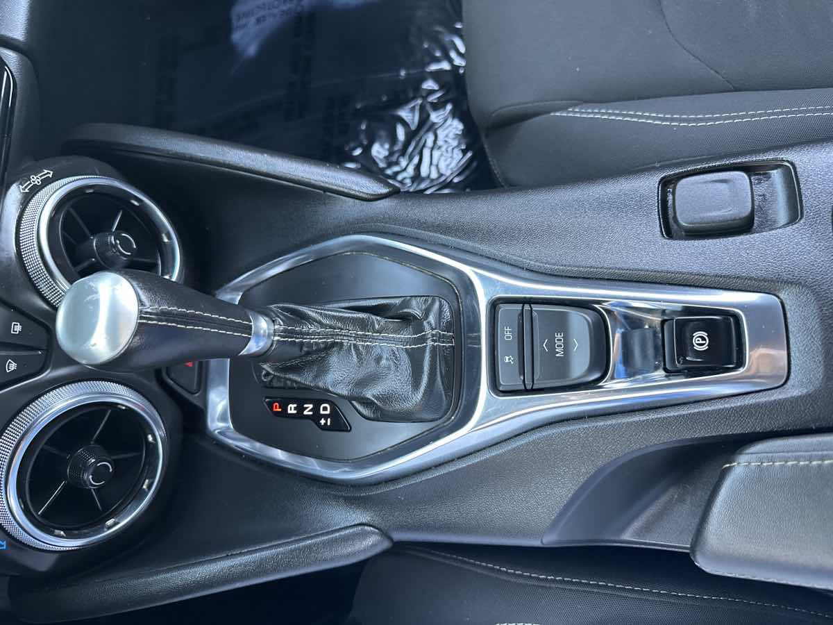 Used 2020 Chevrolet Camaro LT image 37