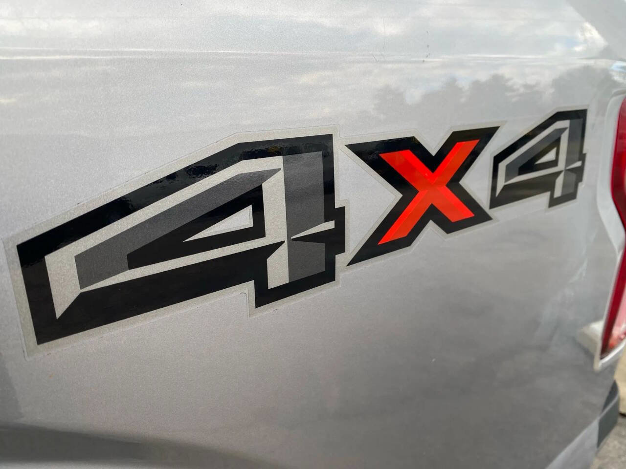 Used 2020 Ford F150 XLT image 27