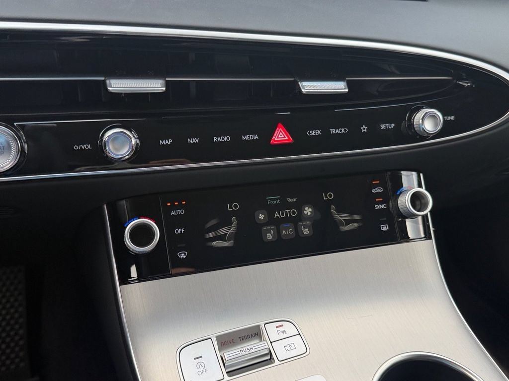 New 2026 Genesis GV70 2.5T Select AWD/4WD image 25