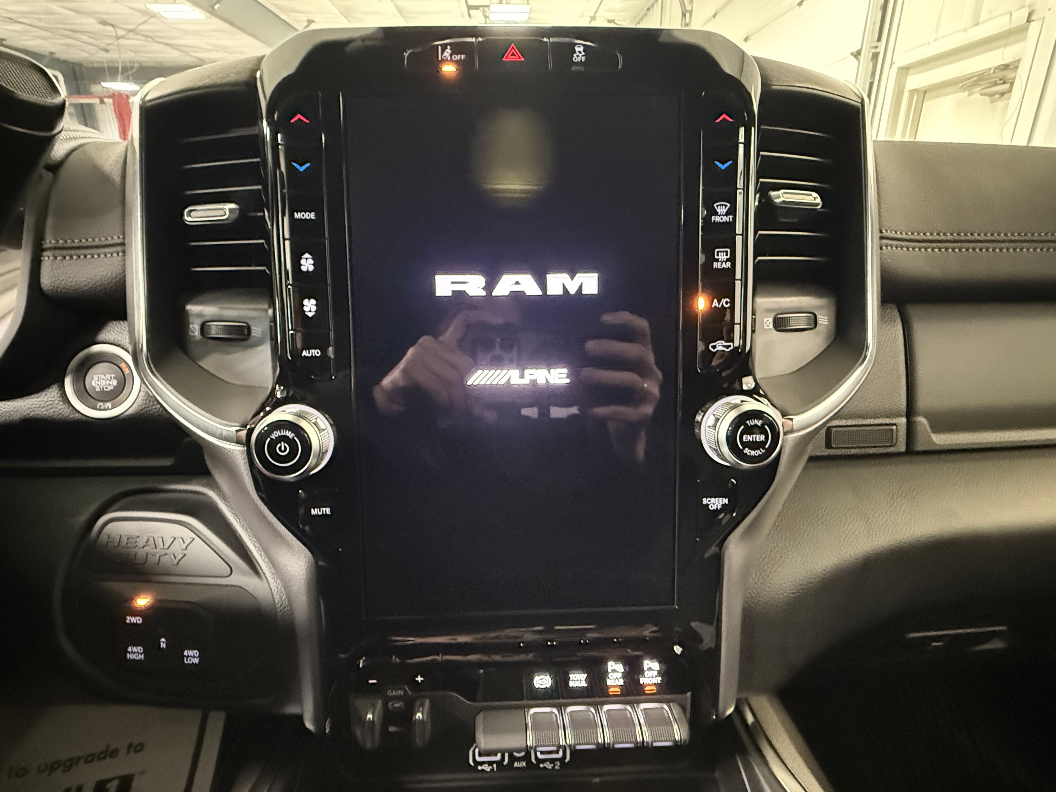 New 2026 RAM 2500 Laramie AWD/4WD image 26