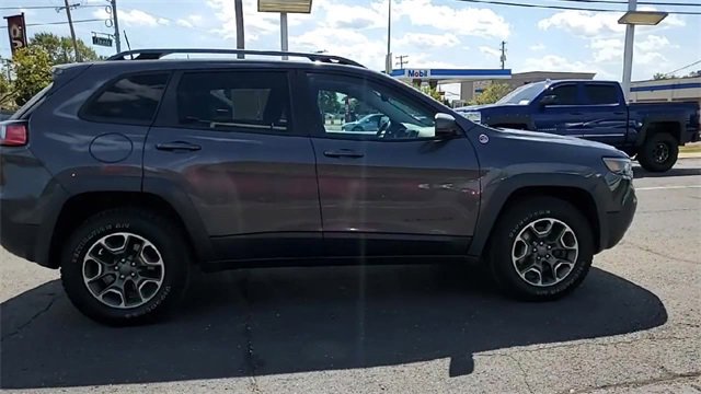 Used 2020 Jeep Cherokee Trailhawk w/ Cold Weather Group image 9