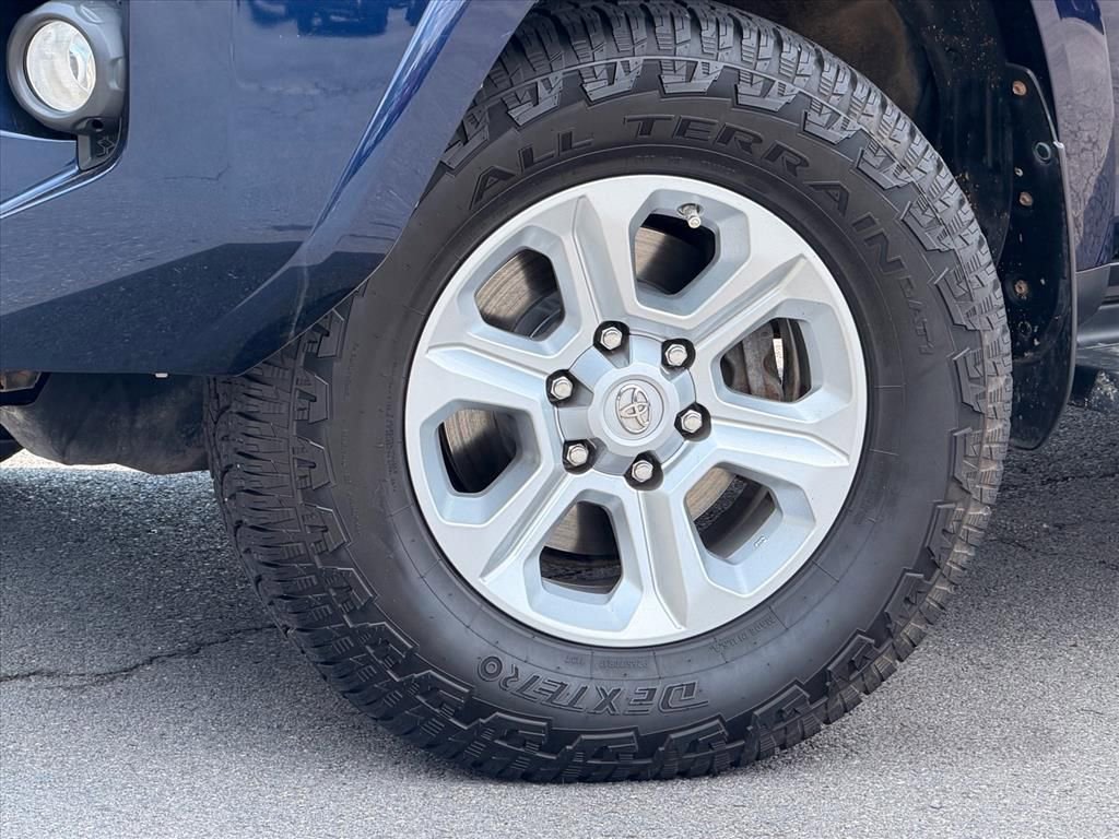 Used 2018 Toyota 4Runner SR5 Premium AWD/4WD image 30
