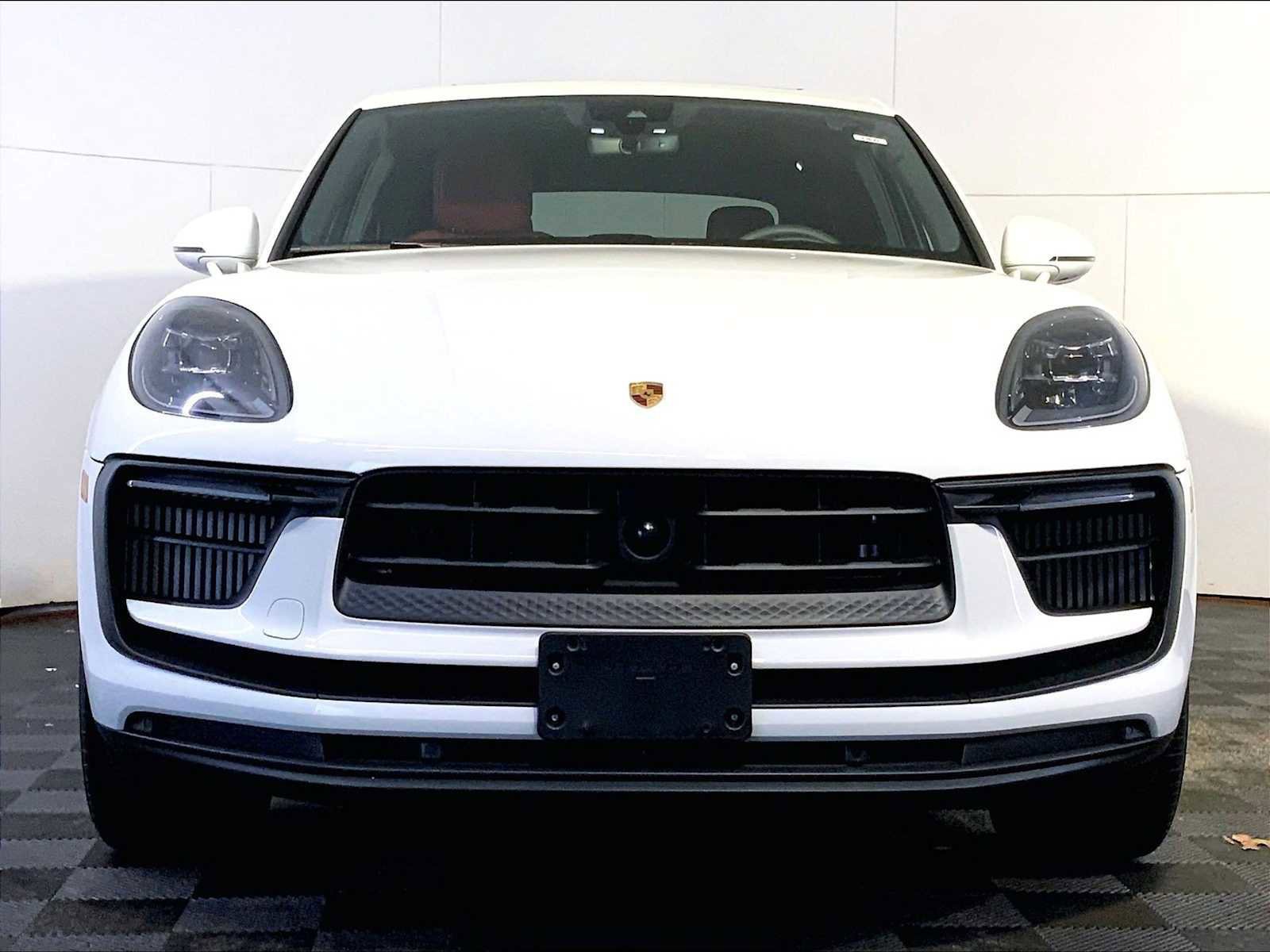 Certified 2023 Porsche Macan S w/ Premium Package Plus image 10