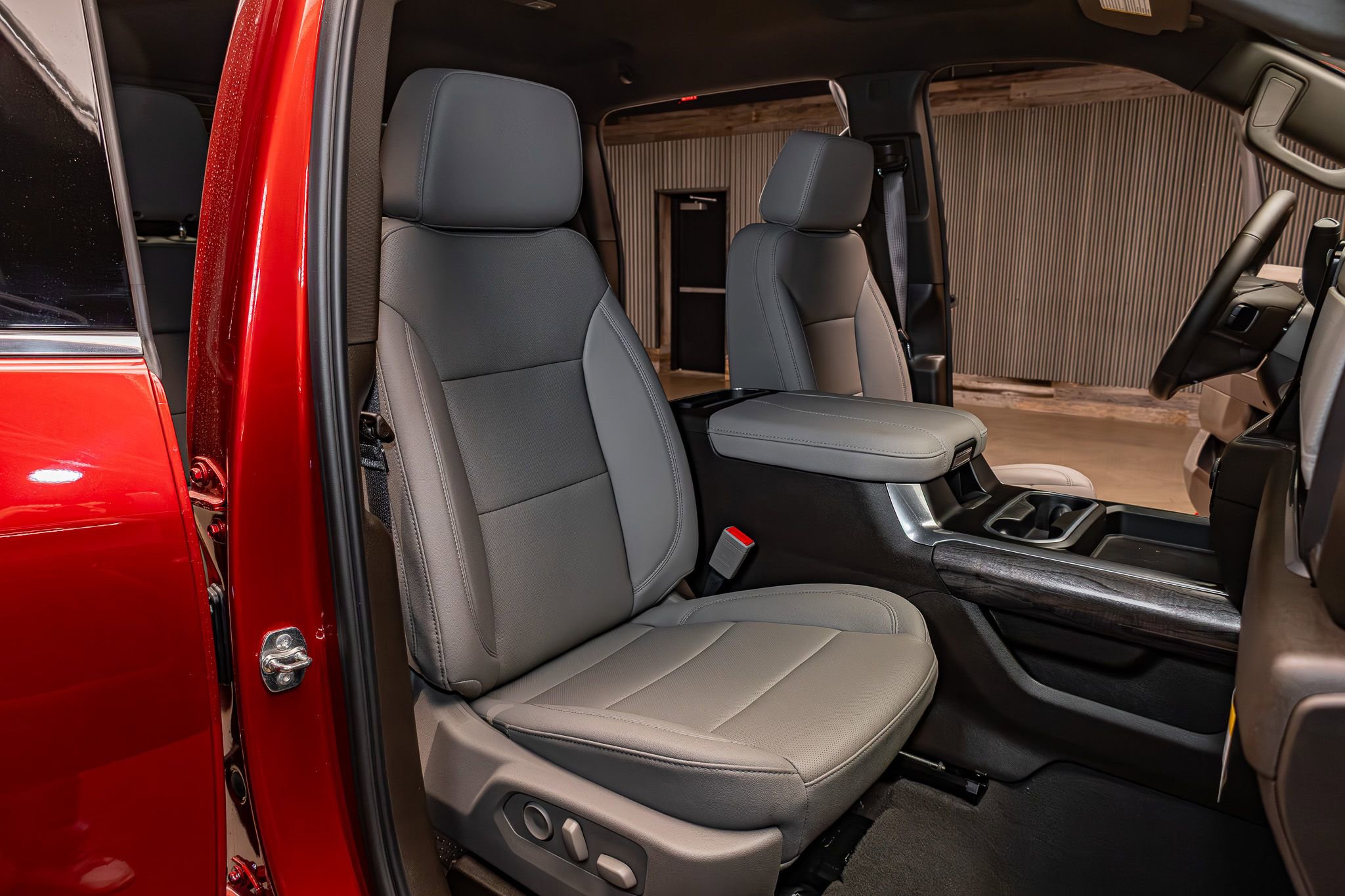 Used 2026 Chevrolet Silverado 3500 LTZ w/ LTZ Convenience Package image 29