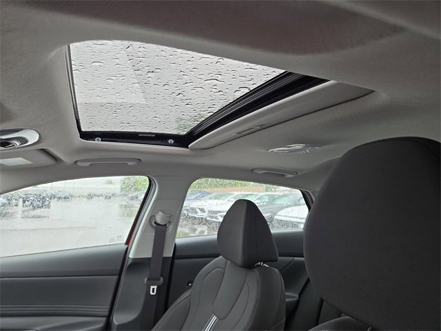 New 2025 Hyundai Elantra SEL image 28