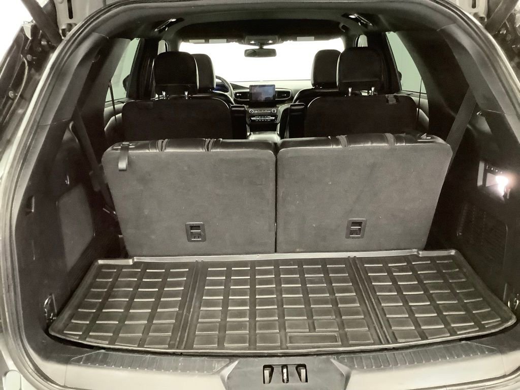 Used 2020 Ford Explorer Limited image 21