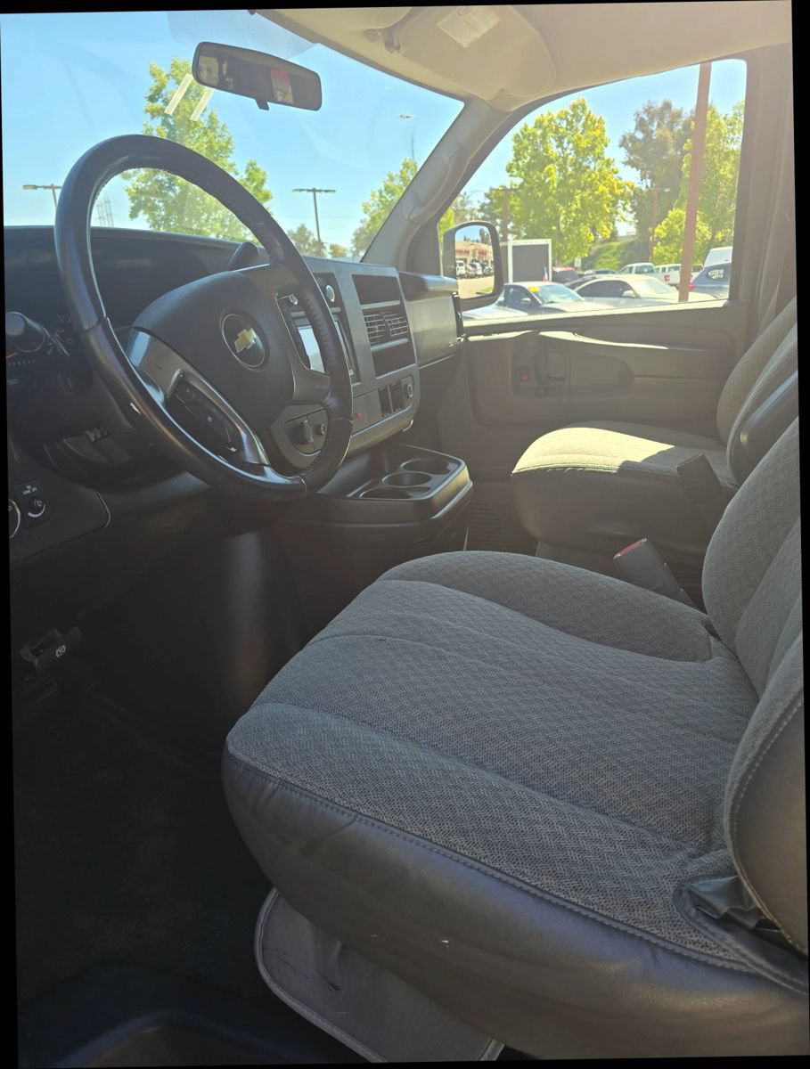 Used 2008 Chevrolet Express 3500 Extended Passenger w/ LT Preferred Equipment Group RWD image 20