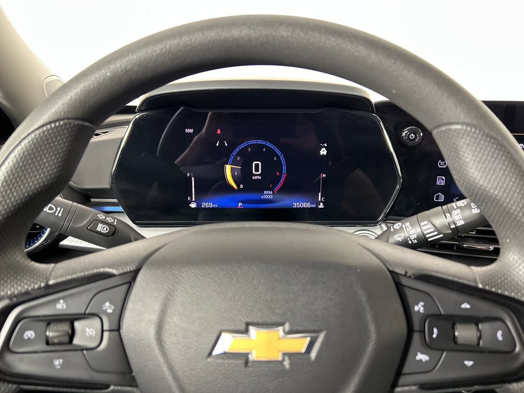 Used 2025 Chevrolet Trax LT FWD image 13